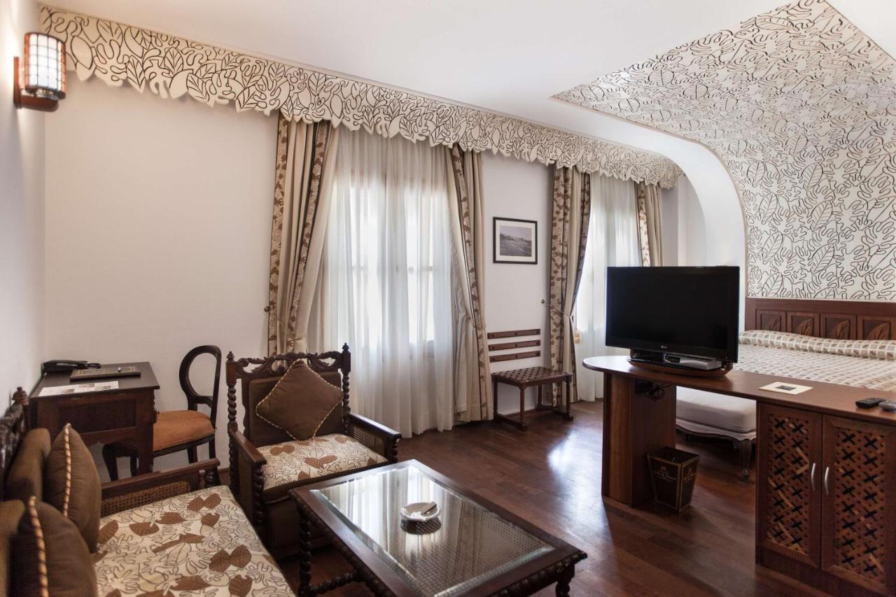 Grand De France Hotel